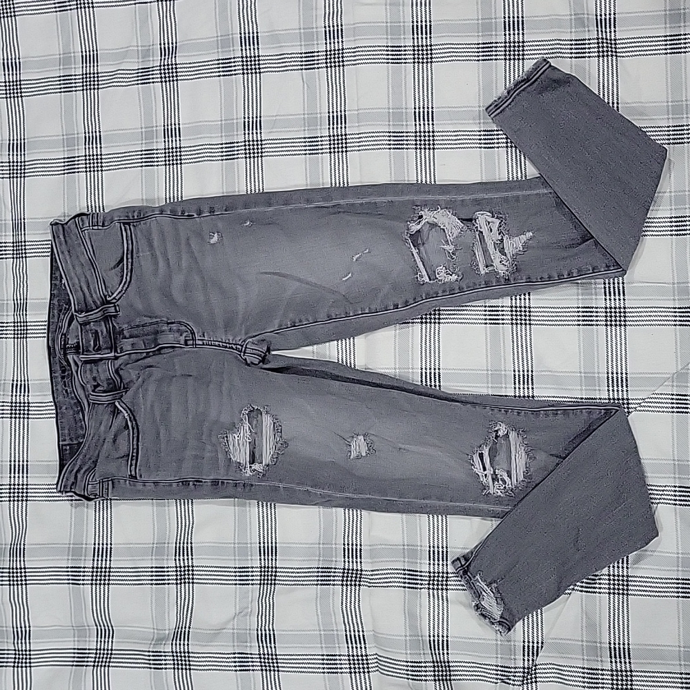 AE size 2 next level stretch kinny jeans